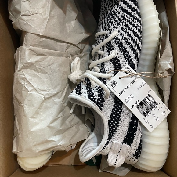 Yeezy Boost 350 - Picture 3 of 4